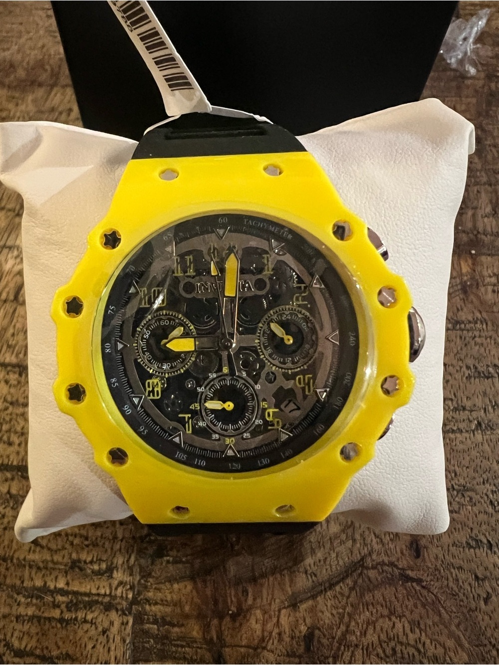 Invicta Racing Valyron Unisex 41mm Yellow Watch NEW! - Picture 2 of 7